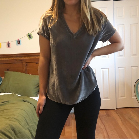 💀 Grey Velvet Short Sleeve Shirt 💀 - Picture 2 of 3